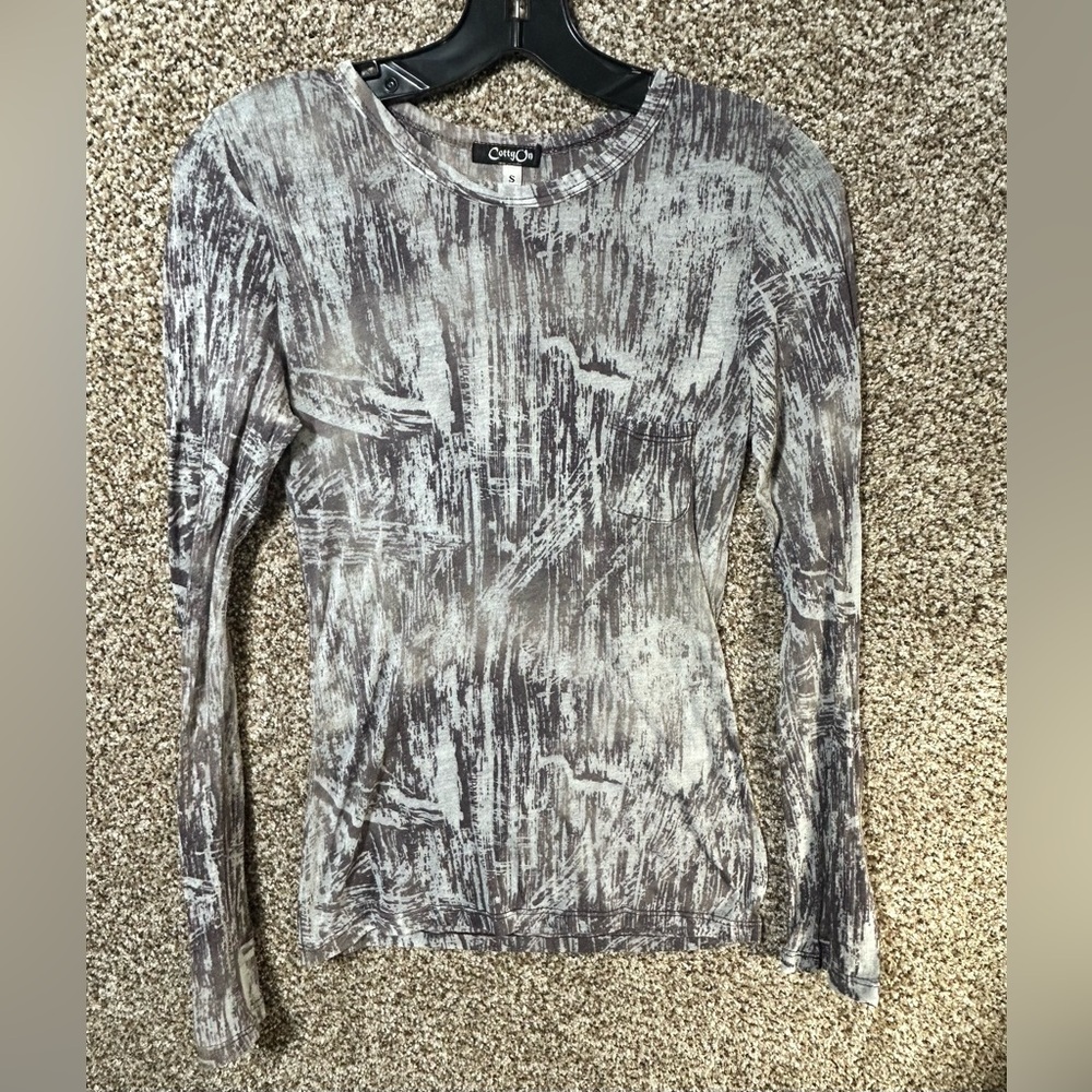 Cotton On Gray Abstract Long Sleeve Top